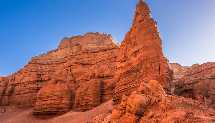 Bayanzag – Flaming cliffs