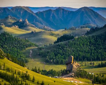 Elsen Tasarkhai + Khustai Park + Terelj National Park (4 Days)