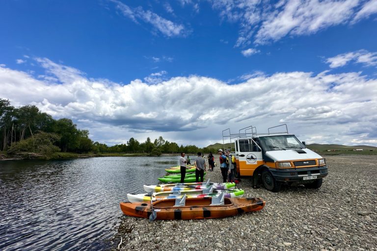 kayaking-mongolia